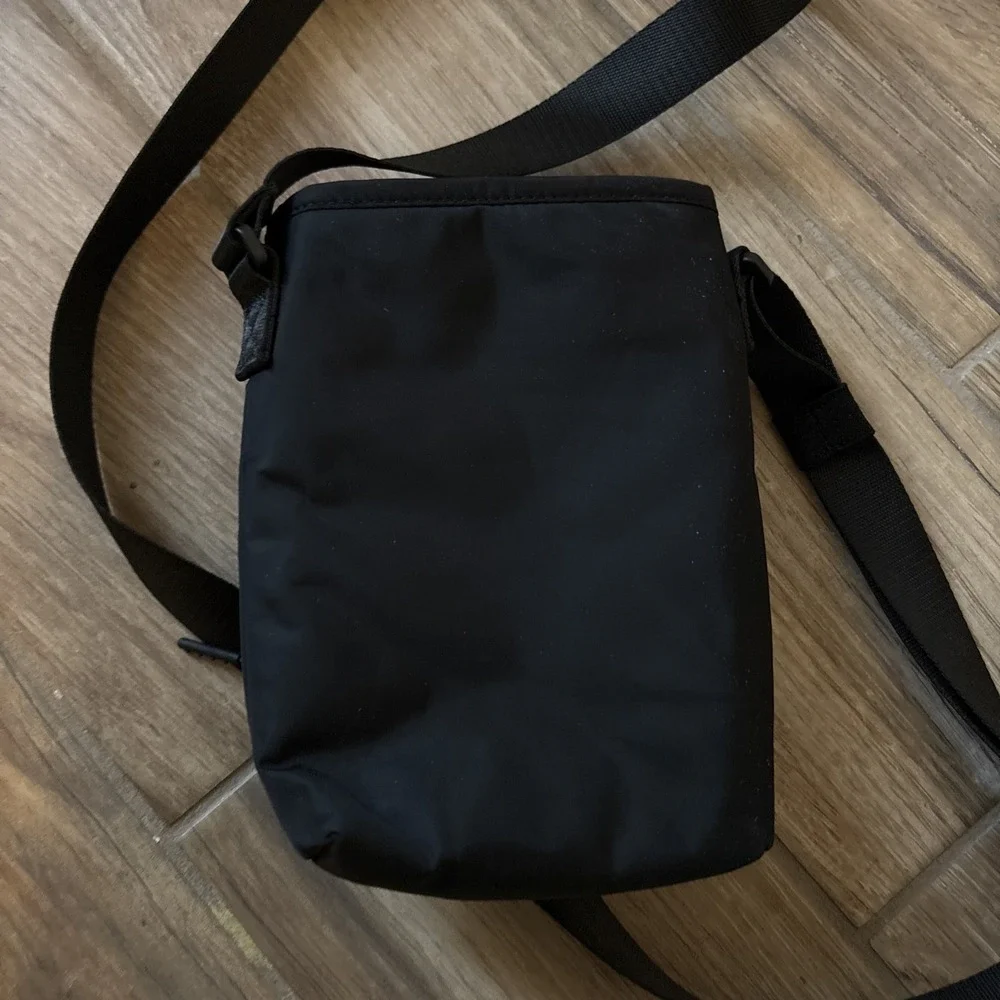 Lululemon Water Bottle Crossbody Bag Black NWOT